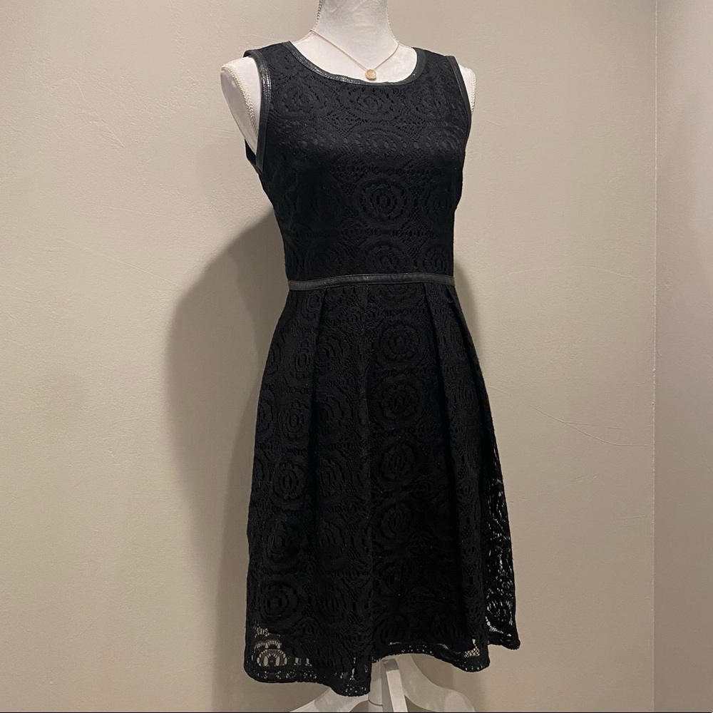 Enfocus Studio Black Lace Fit & Flare Dress Faux Leather Details Size 6